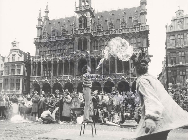 Clowns sur la Grand-Place de Bruxelles, 28 mai 1972 - Le Soir/Jean Wouters