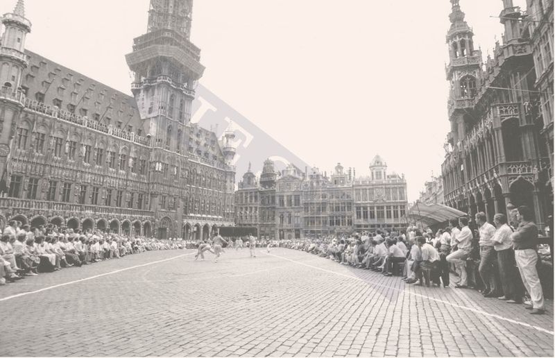 Finale du trophée de balle pelote sur la Grand-Place de Bruxelles, 9 juillet 1989 - Le Soir/Jean Heylemans