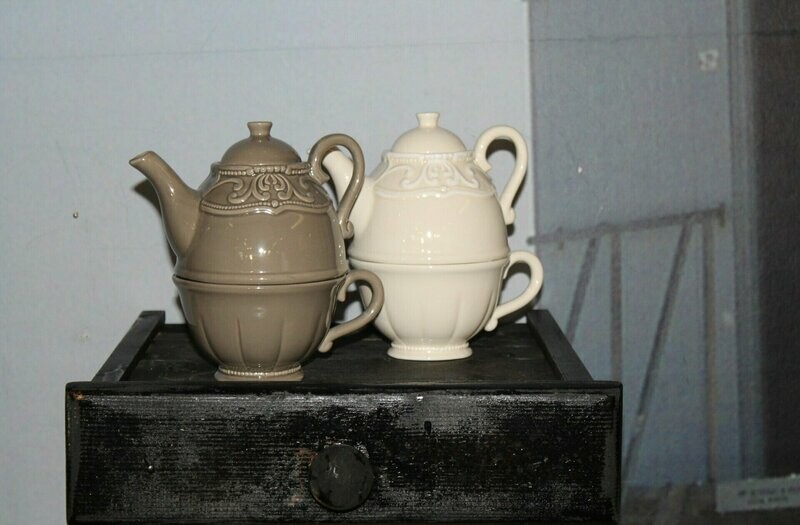 Theepot bruin en wit