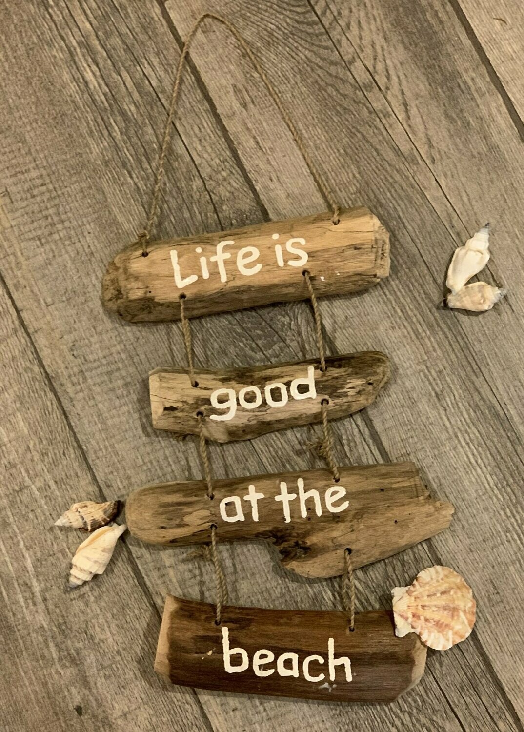 Drijfhouten hangbord 'Life is good at the beach'