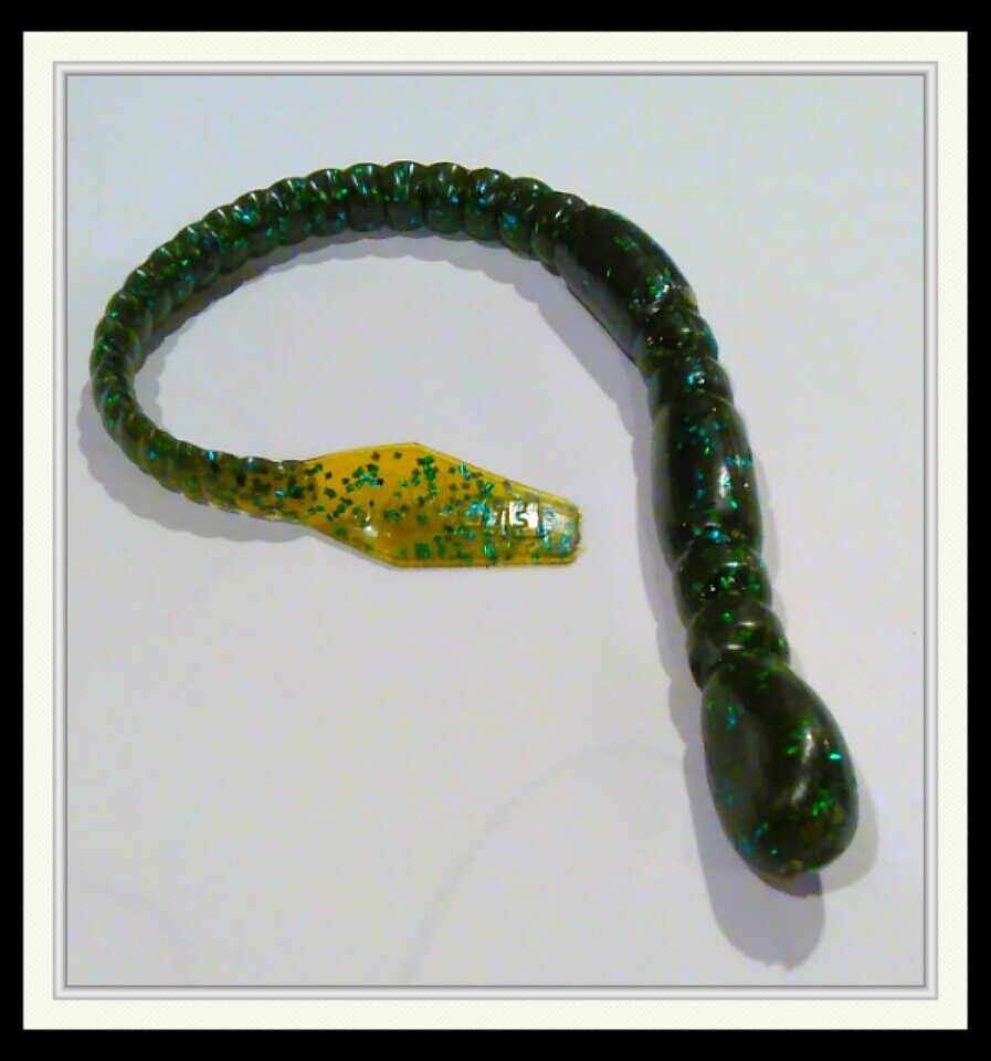 Colored tails  71/4&quot; fliptailworms