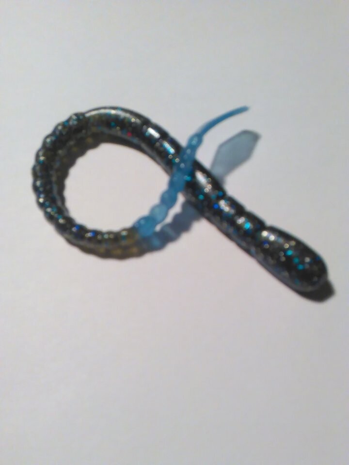Colored tails  71/4&quot; fliptailworms