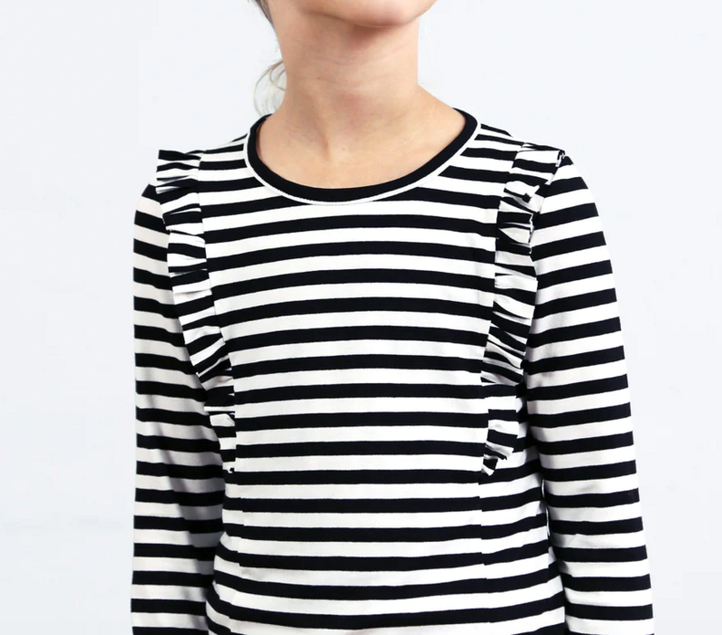 Studio Schnittreif Papierschnittmuster SARA Kinder
cooles Shirt mit kleinen Rüschen Studio Schnittreif Papierschnittmuster SARA Kinder
cooles Shirt mit kleinen Rüschen