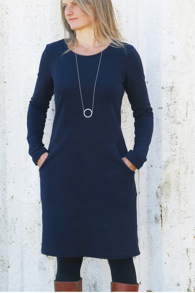 Studio  Schnittreif  Frau  Fannie viel seitiges Sweatkleid