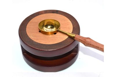 Melting pot for sealing wax