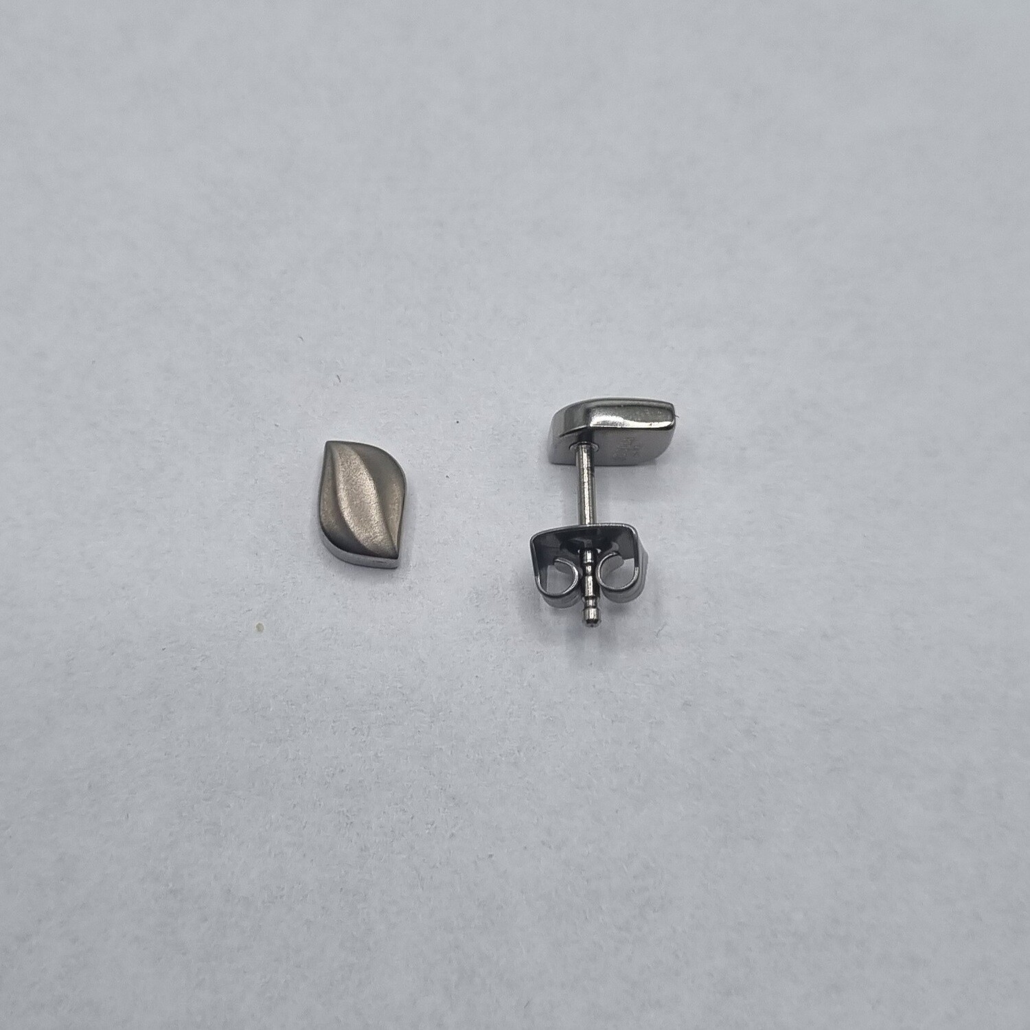 Ohrstecker Titan