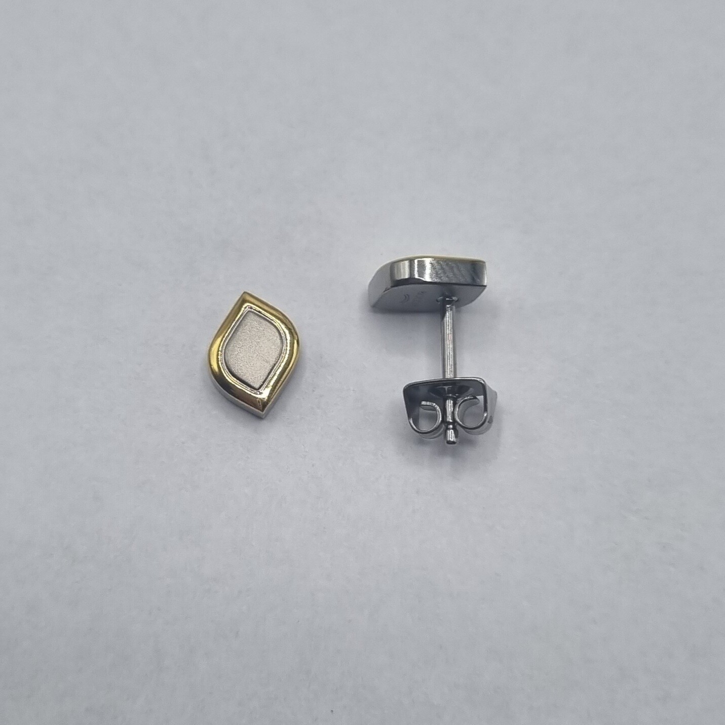 Ohrstecker Titan Vergoldet
