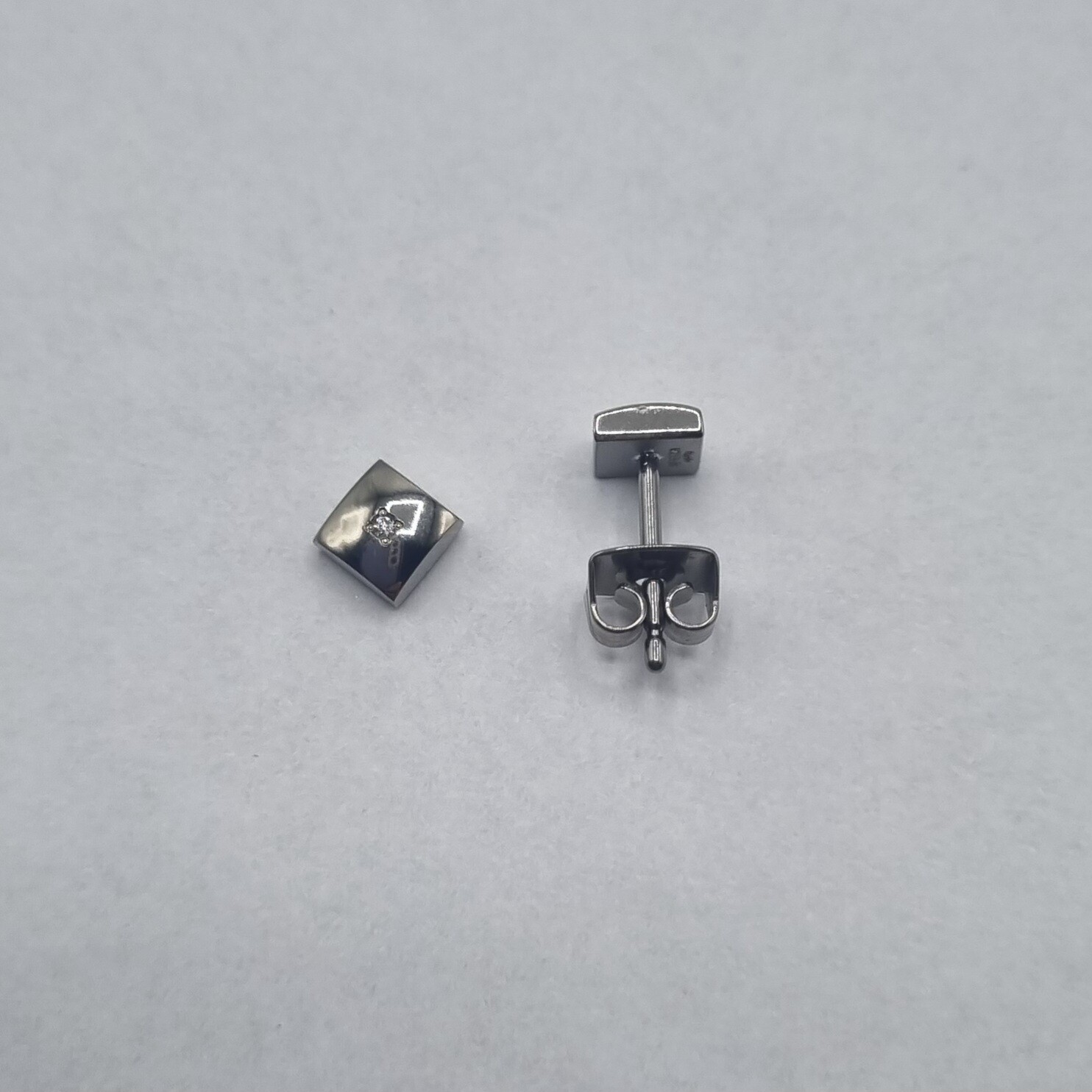 Ohrstecker Titan