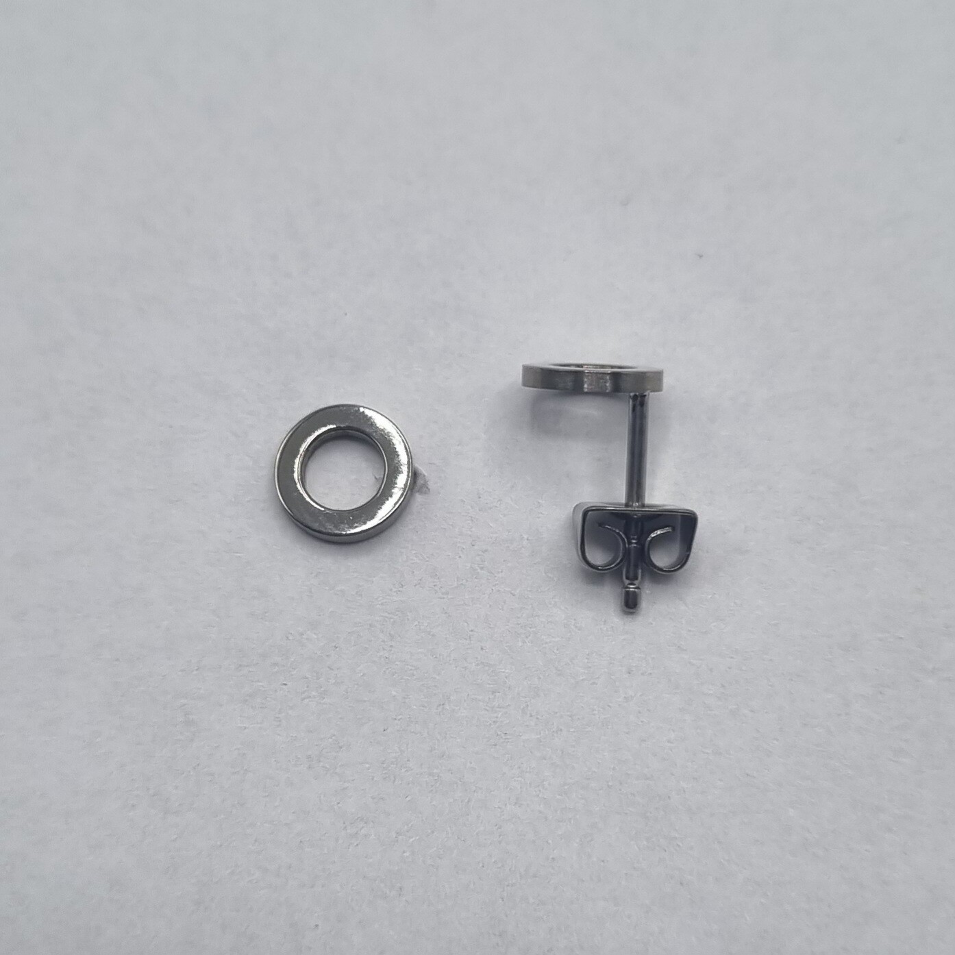 Ohrstecker Titan