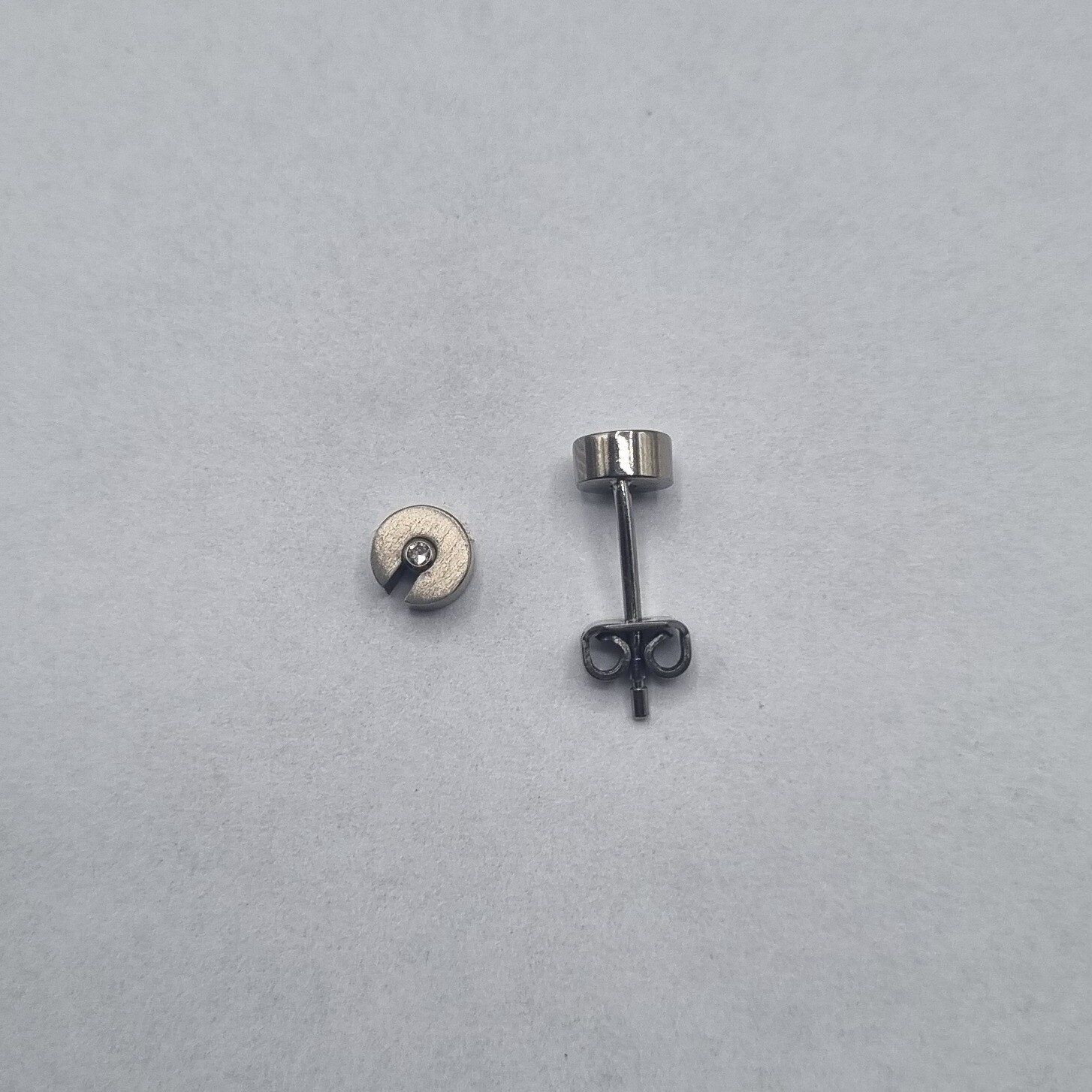 Ohrstecker Titan
