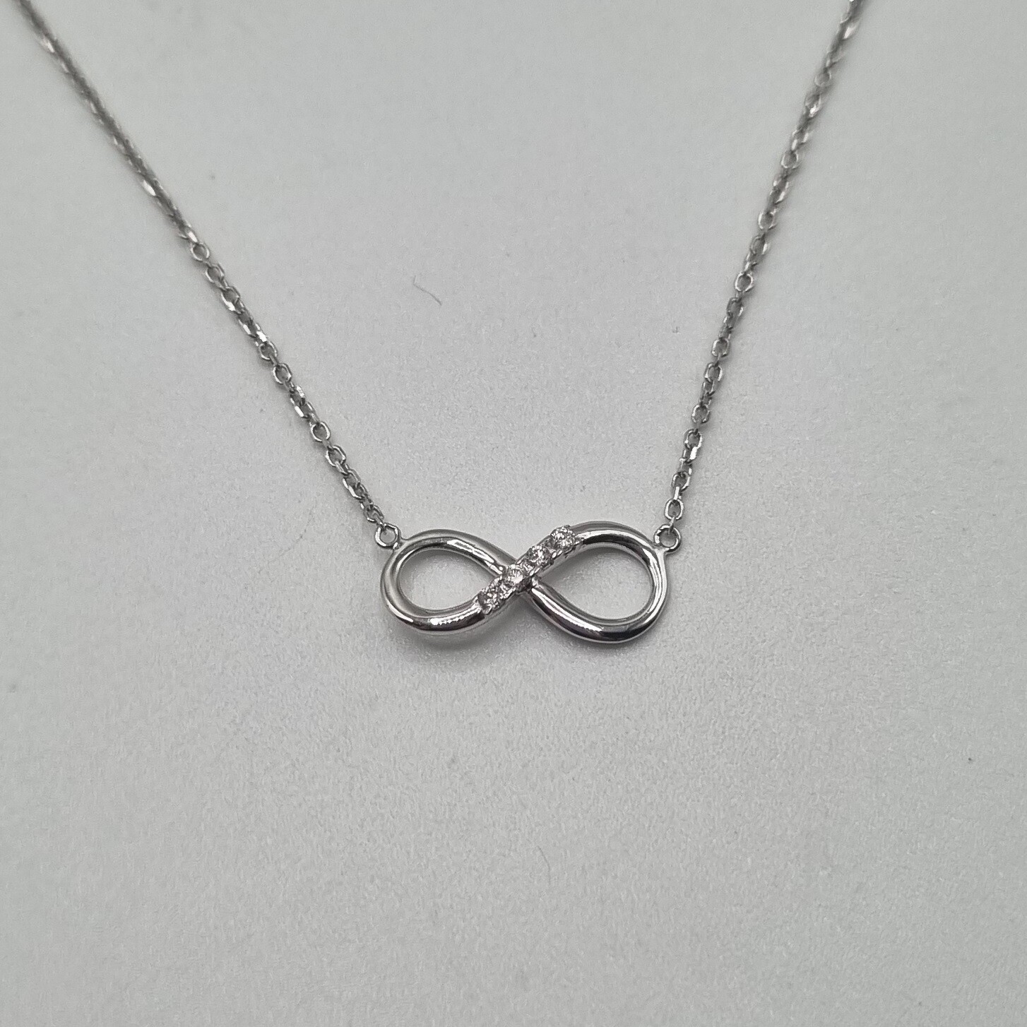 Collier Weissgold Infinity