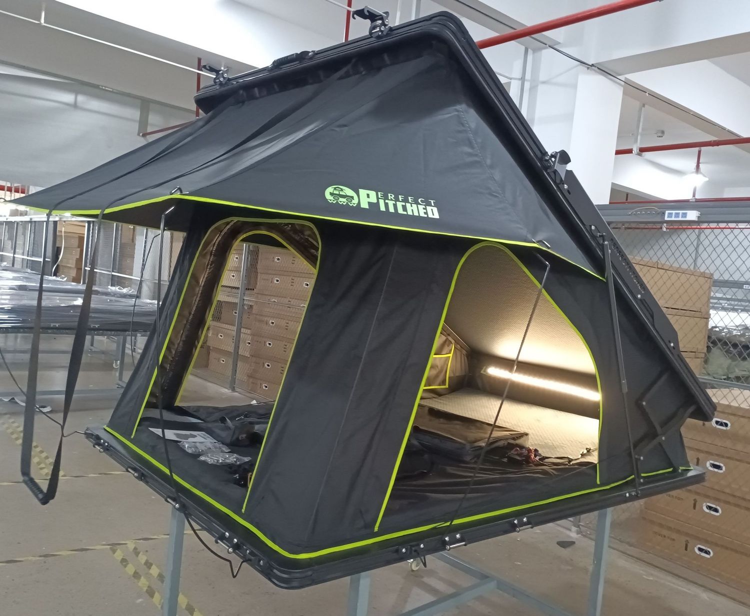 Alum Hard Shell A frame X cross-145cm wide, incl Roof Racks!