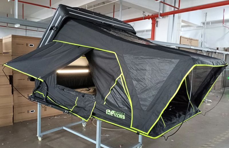 End of YEAR Stock Clearance SALE... Save $600. Alum Hard Shell Side Opening X frame RTT