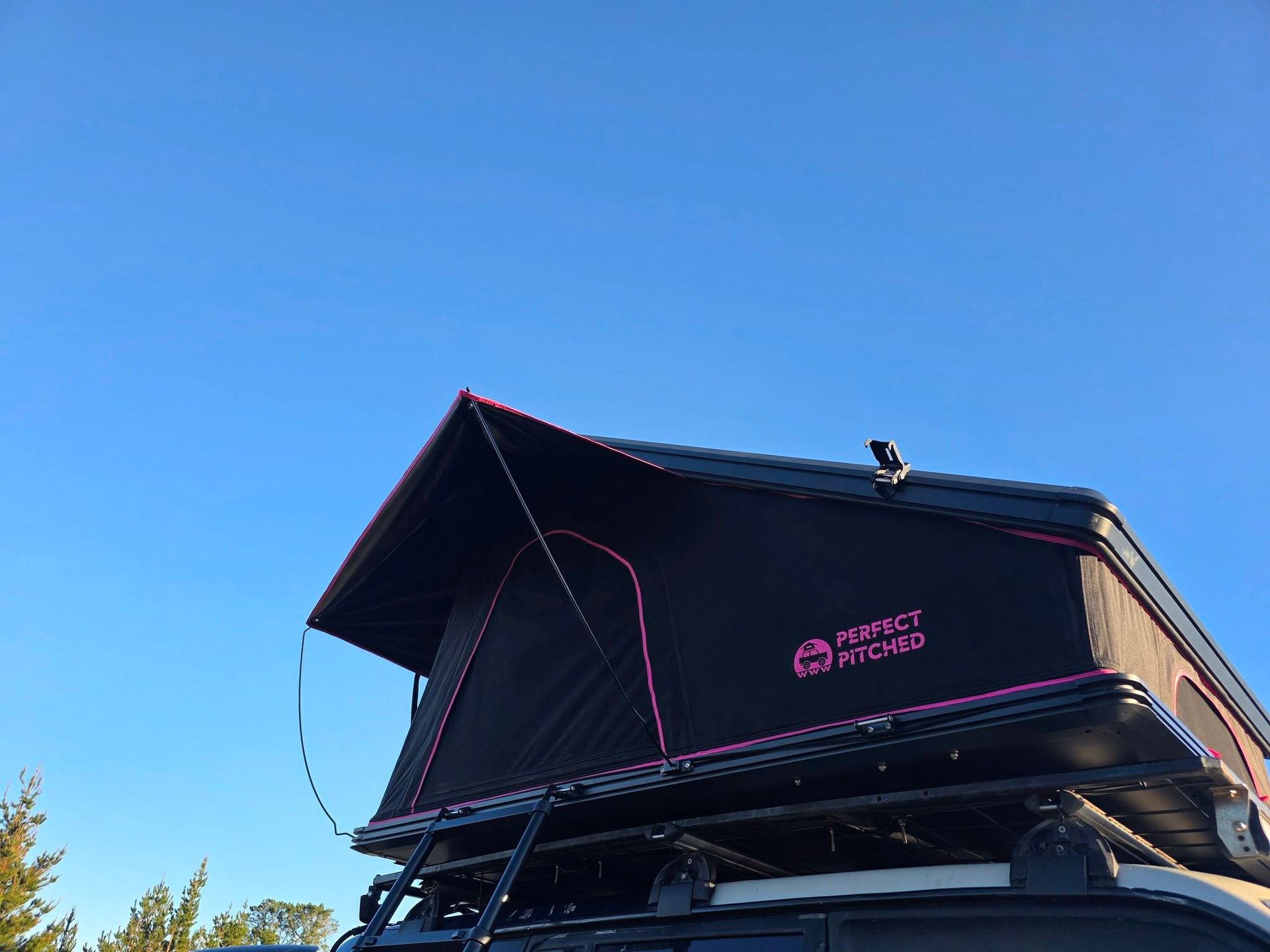 30 sec's PINK edge Alum 145 X-cross Hardshell
