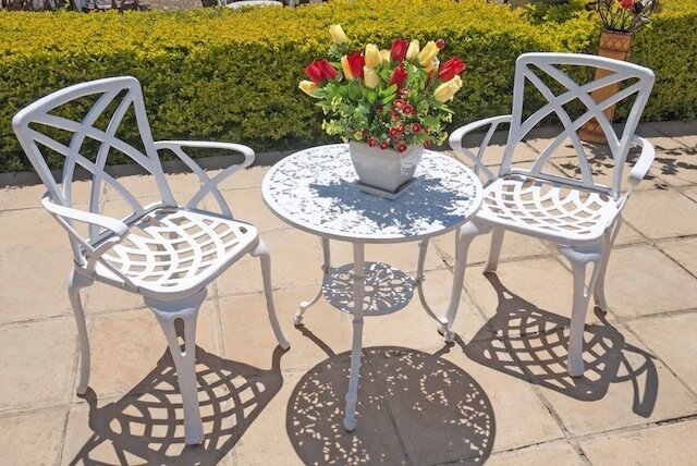 2 Seater Small Rainbow (With arms) with 62cm Leaf Table