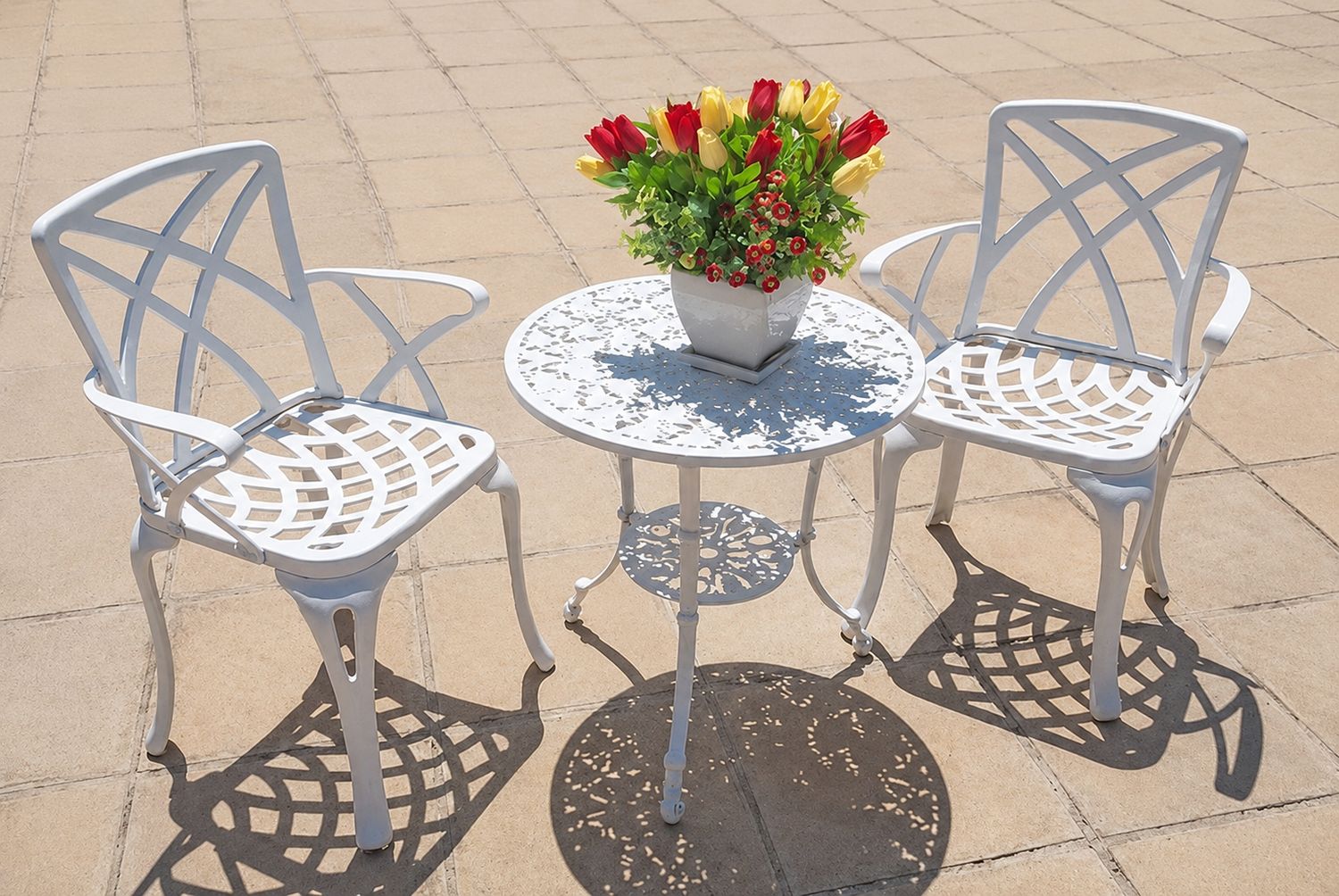 2 Seater Small Rainbow (With arms) with 62cm Leaf Table