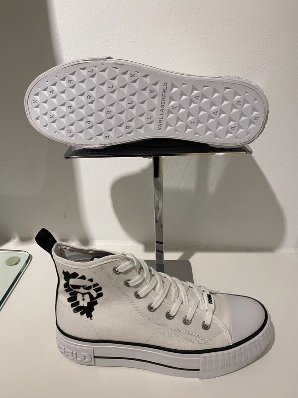 Sneaker