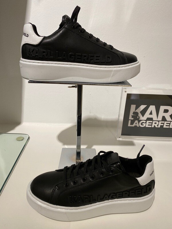 Sneaker