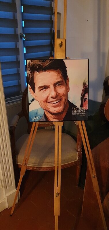 TOM CRUISE