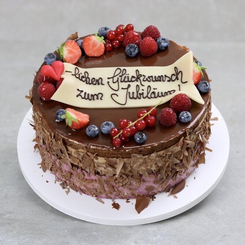Sahnetorte mit Schriftzug