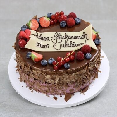 Sahnetorte mit Schriftzug
