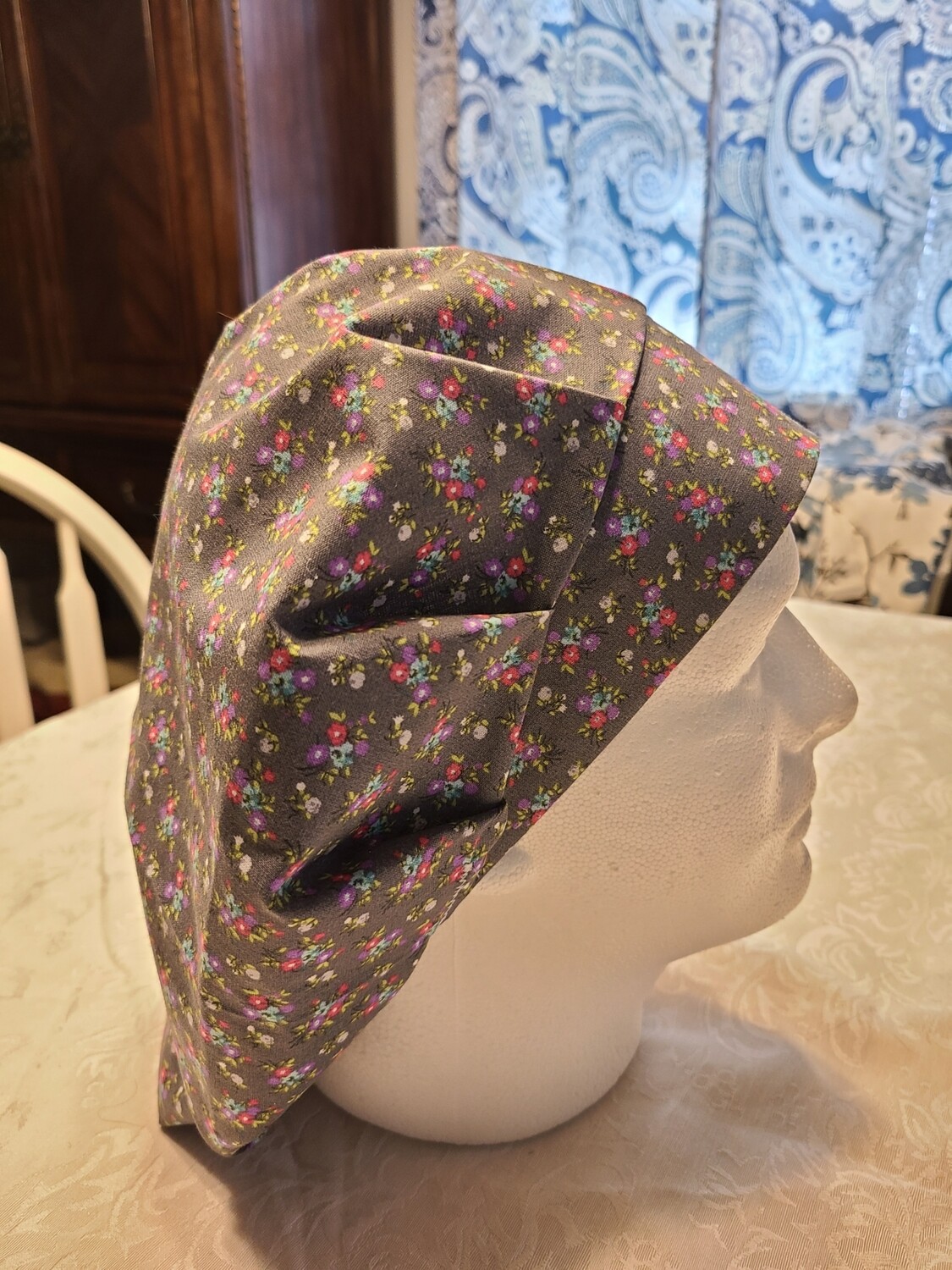 Gray Flowers Bouffant