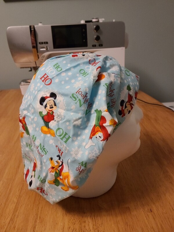 Mickey Xmas Bouffant