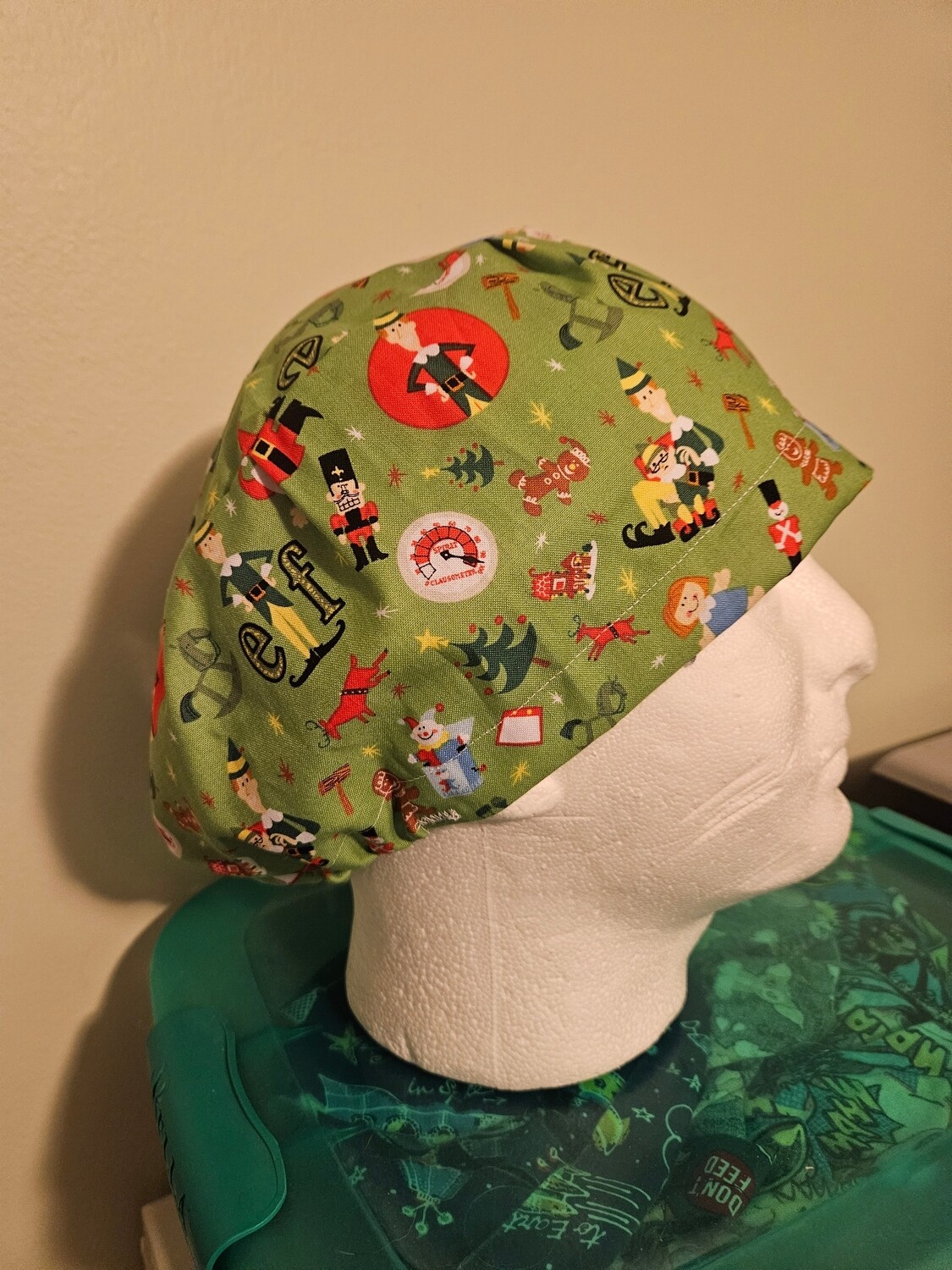 Elf in green Euro