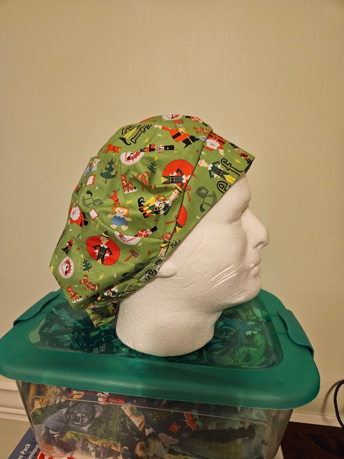 Elf in green Bouffant