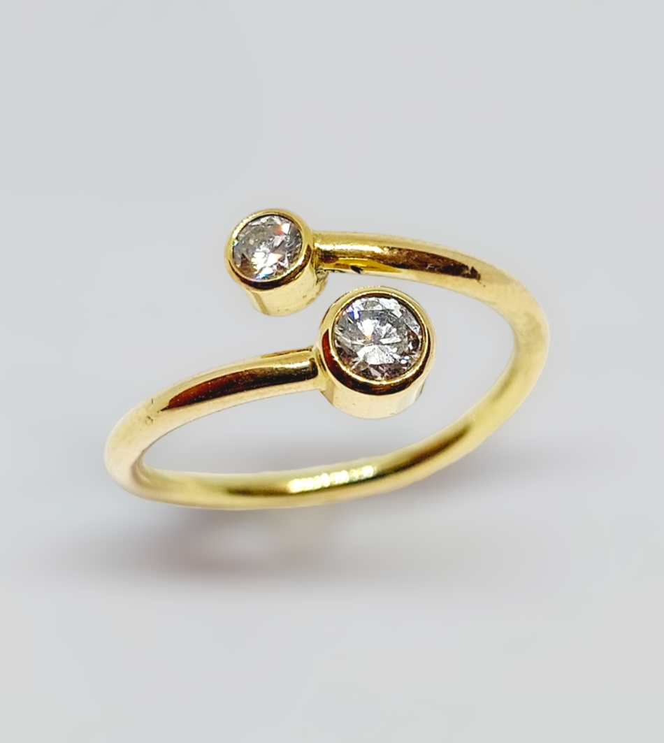 Ring aus 750,- Gelbgold 18K mit Diamanten