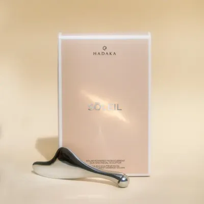 Sculpteur Gua Sha à micro-courant solaire Hadaka Sōleil