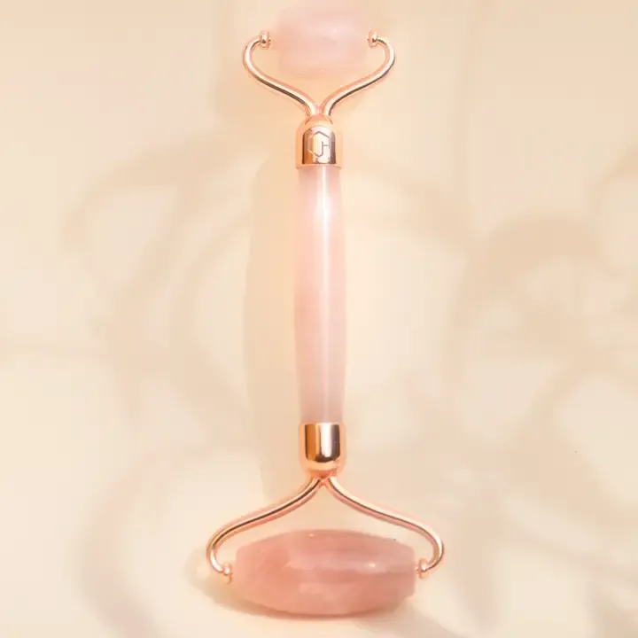 Rouleau de visage en quartz rose authentique Hadaka Wandlove
