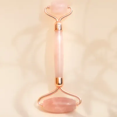 Rouleau de visage en quartz rose authentique Hadaka Wandlove