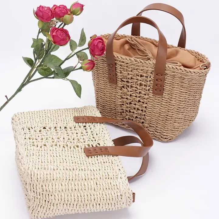 Sac à mains en fausse paille