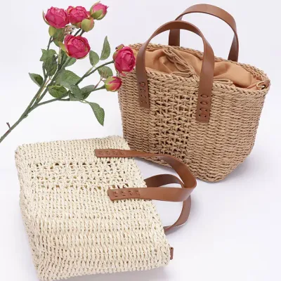 Sac à mains en fausse paille