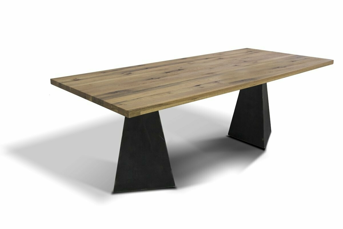 Rustica Wild Oak Table Model Pyramide