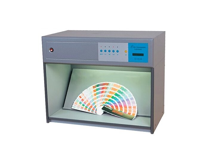 Normlichtkabine LC 600, 60 cm Breite
