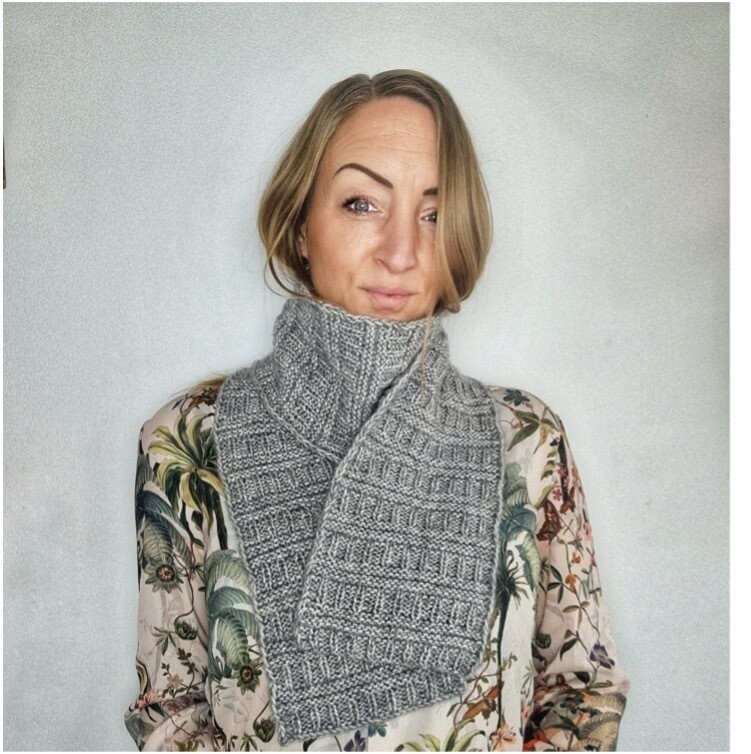 Parallel Line Scarf