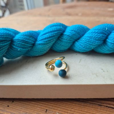 Kugle strikkering (forgyldt) - Teal/Turkis