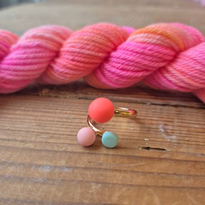 Triple strikkering (forgyldt) - Koral/mint