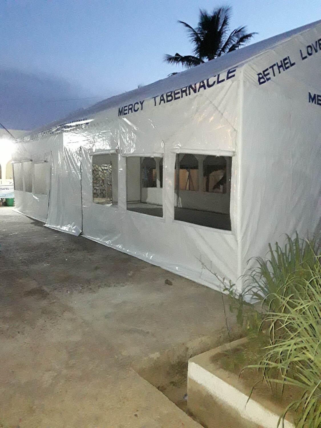 20FT X 50 FT CHURCH TENT 100 PEOPLE CAPACITY CUSTOM NAME/LOGO