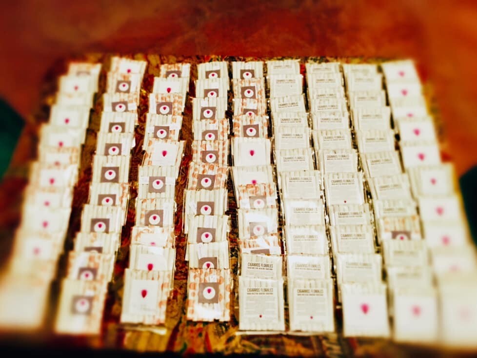 paquete de 100 paquetes de Cigarros Florales con 8 c.u.