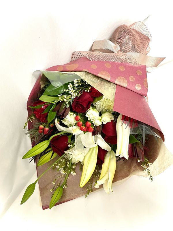 Red &amp; White Hand-Held Bouquet