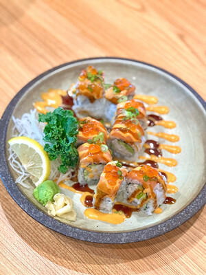 Salmon & Ikura Roll
