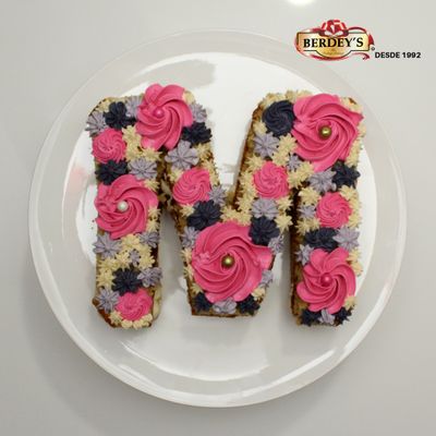 Torta M - Especial Día de la Madre - 8 porciones