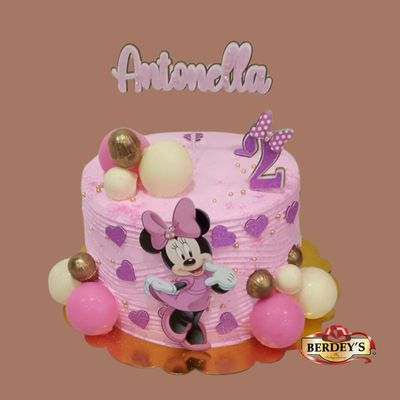 Torta infantil de Minnie con crema de yogurt y esferas de chocolate blanco