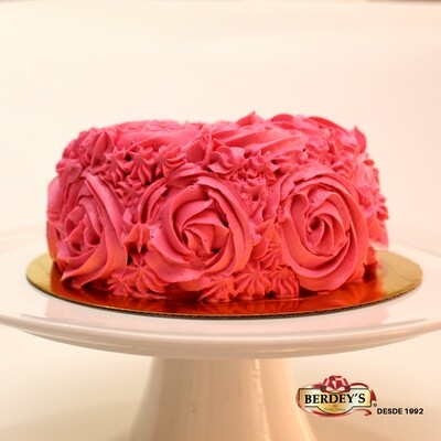 Torta Rosas de Chocolate – Elegancia y Sabor en Cada Bocado