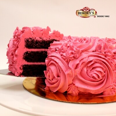 Torta Rosas de Chocolate – Elegancia y Sabor en Cada Bocado