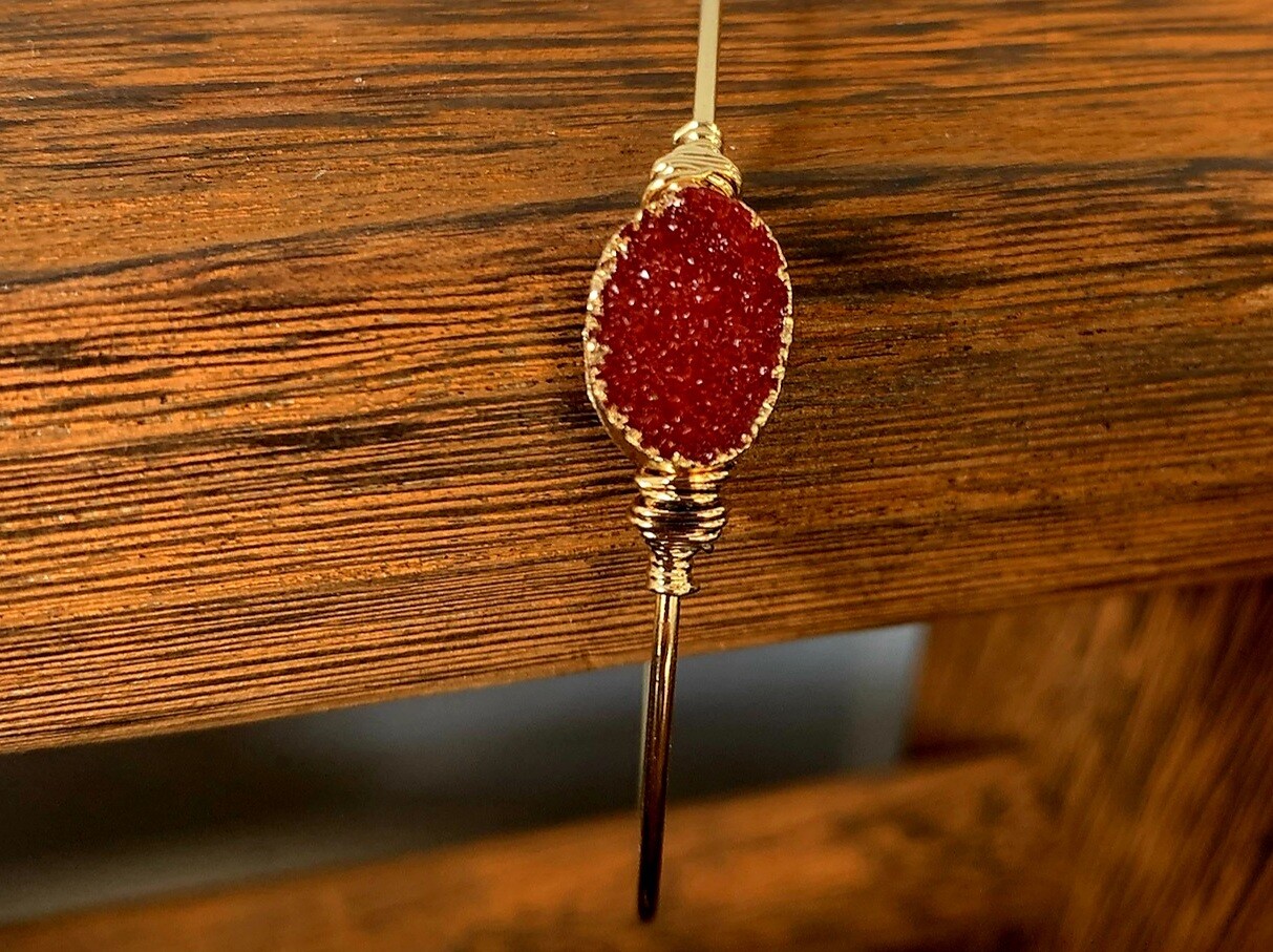 Small Red Pendant Bracelet