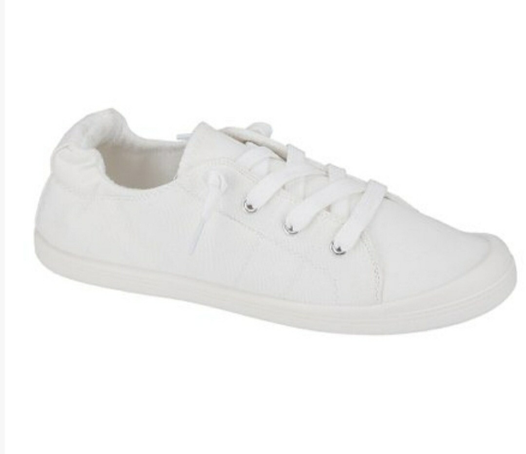 White Weeboo Shoes size 9